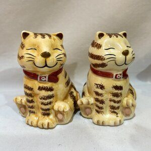 Ceramic Smiling Cat Salt & Pepper Shaker Set Tabby Cat by GKRO